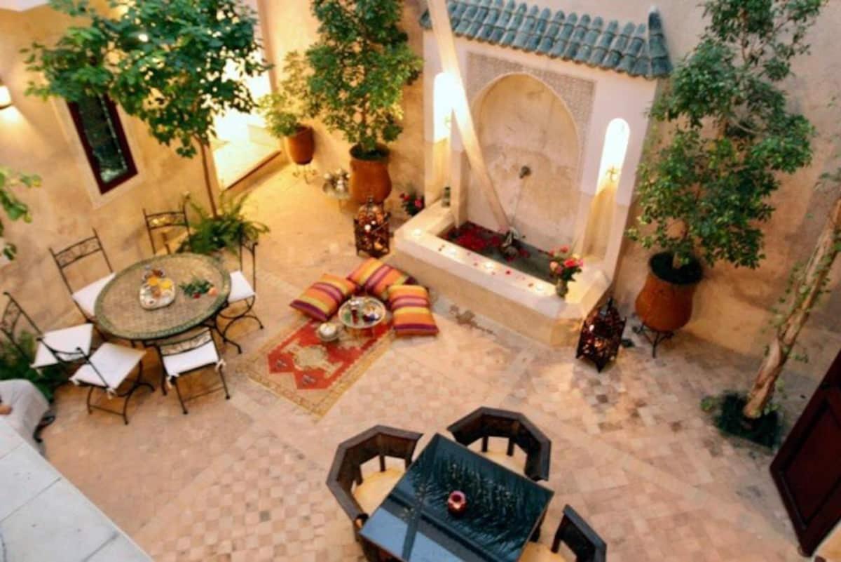 Riad Dar Rania Marrakech Medina Jemaa El Fna Marrakesh Bagian luar foto